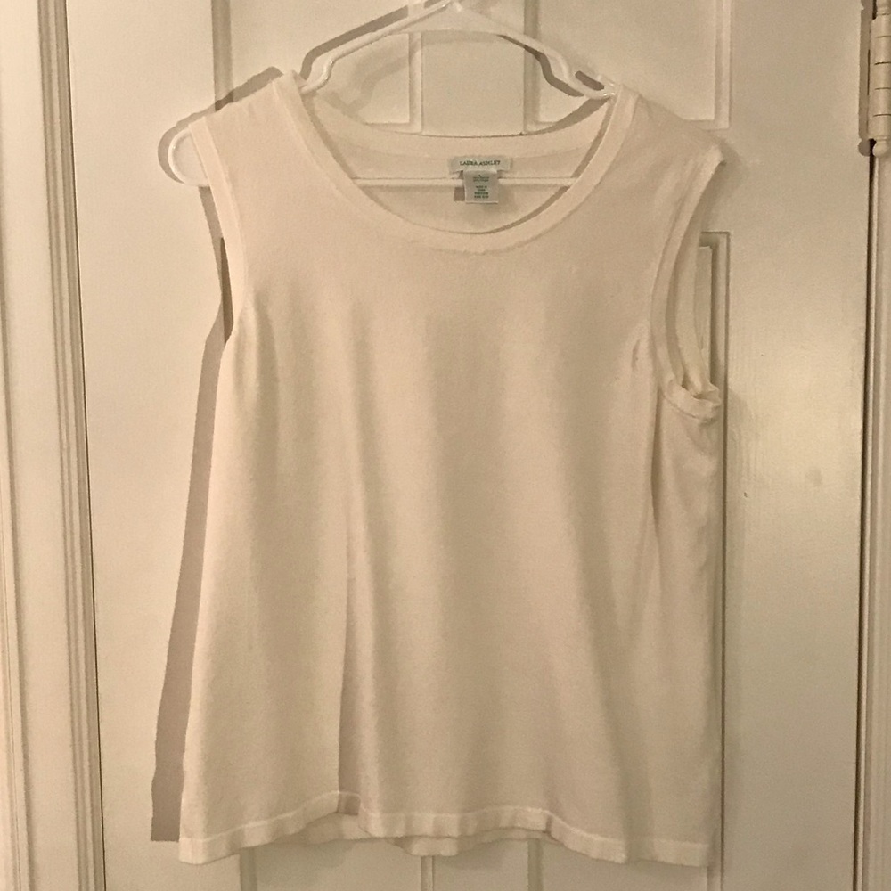 Simple, nice white tank.